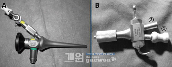 [그림 3] (A) 전용 Otoscope(Karl Storz) (B) Stopcock: ①워킹채널(직경 1.2mm) ②라인 포트